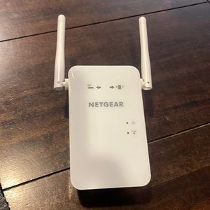 Netgear Wifi Range Extender Model: Ex6100v2